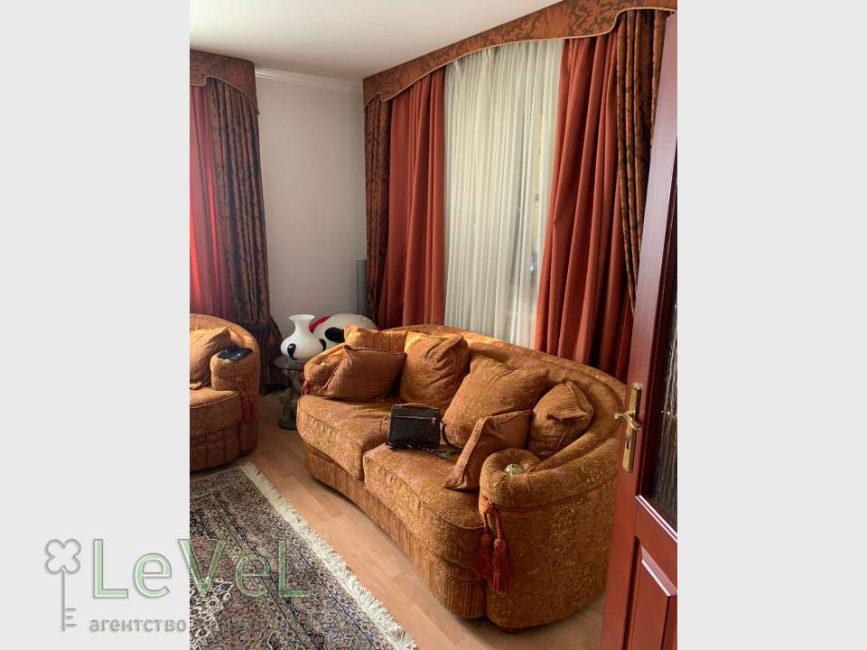 1000variantiv Real Estate