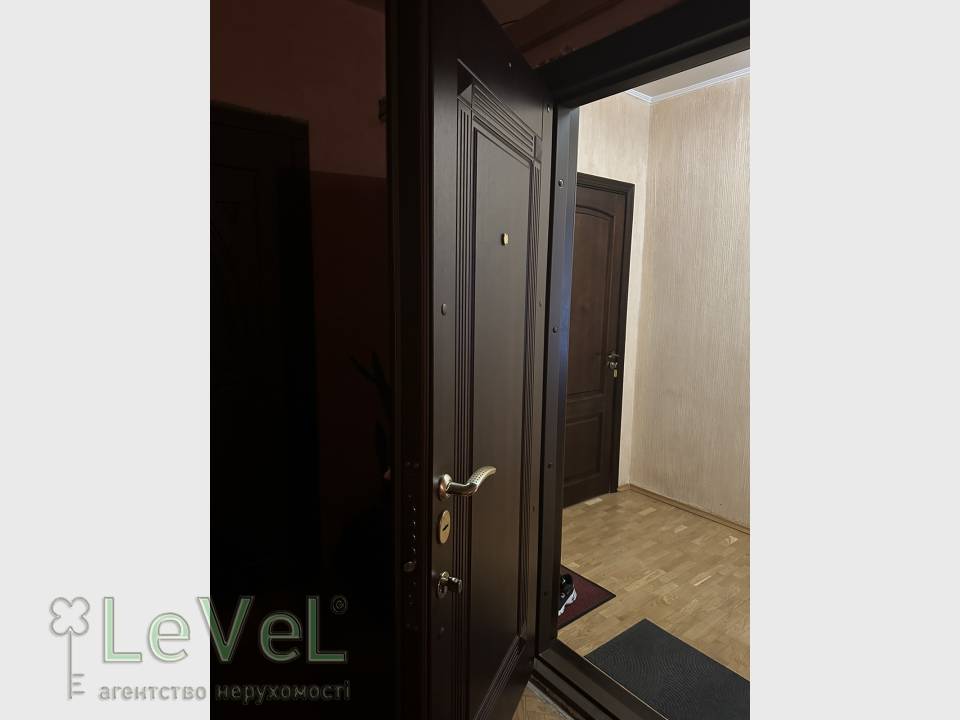 1000variantiv Real Estate