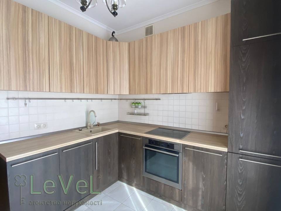 1000variantiv Real Estate