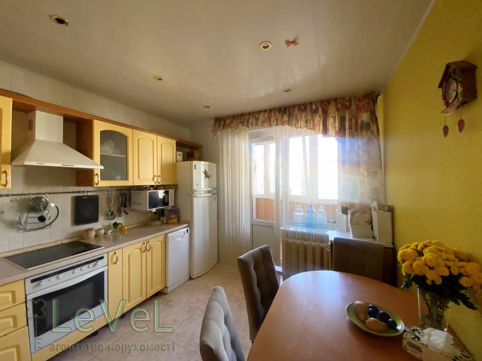 1000variantiv Real Estate